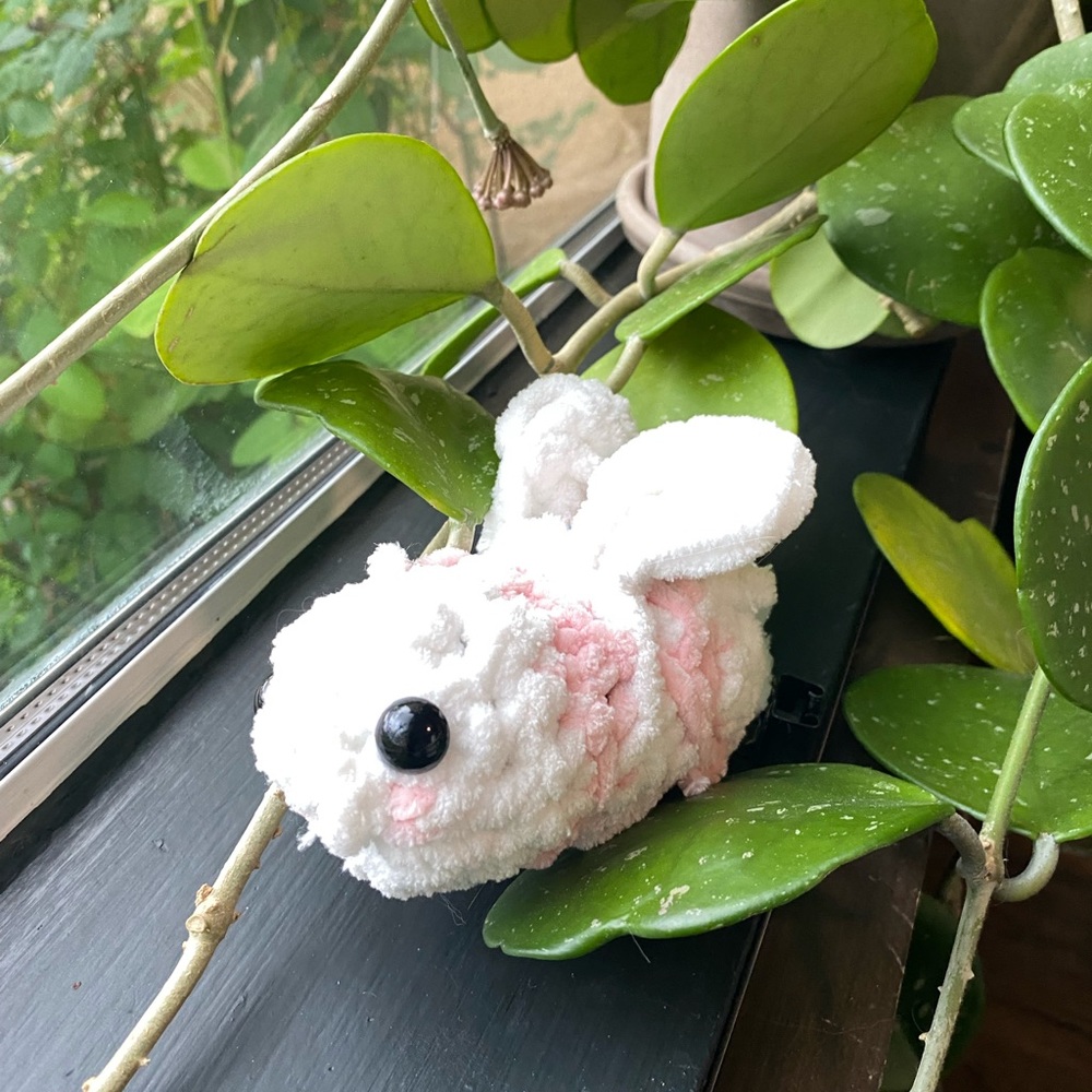 Crochet bee